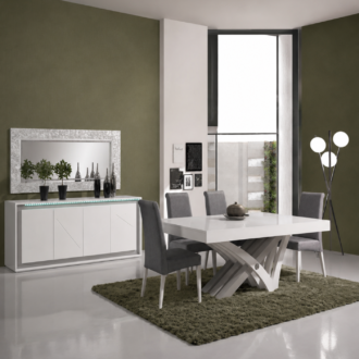 Sala de Jantar Amora com mesa de base geométrica e cadeiras cinza